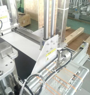1.2KW Masker Wajah Memotong Mesin Pengemasan Lipat 0.6MPA Nonwoven Otomatis