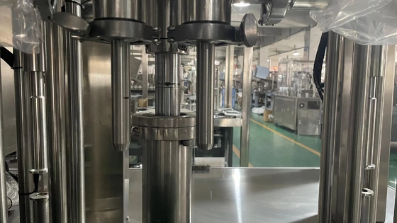 Mesin pengisian dan penyegelan tabung plastik lunak otomatis untuk tabung krim kosmetik aluminium