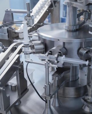 Pengisi Jarum Suntik Pra-isi Semi Otomatis Dirancang dengan Rangka Baja Tahan Karat Memberikan dan Akurasi dalam Pengemasan Farmasi