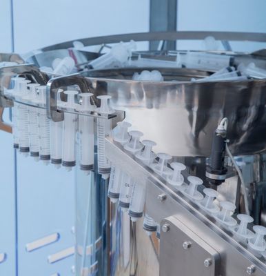 Pengisi Jarum Suntik Pra-isi Semi Otomatis Dirancang dengan Rangka Baja Tahan Karat Memberikan dan Akurasi dalam Pengemasan Farmasi