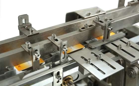 Otomatis Kecepatan Tinggi Kontinuous Sabun Box Cartoning Machine Box Packing Machine kecil