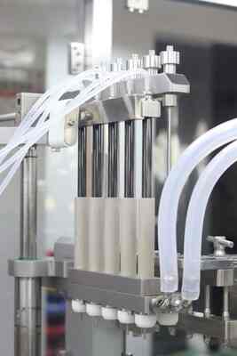 Automatic Liquid Pharmaceutical Prefilled Syringe Filling Machine Vacuum Aseptic Filling Line 