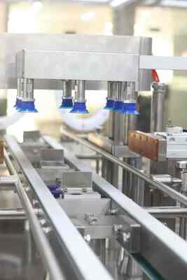 Automatic Liquid Pharmaceutical Prefilled Syringe Filling Machine Vacuum Aseptic Filling Line 