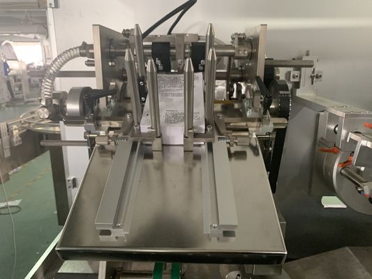 Layar Sentuh Terus Menerus Tisu basah otomatis dan masker wajah Mesin Cartoning 120 kotak/Min